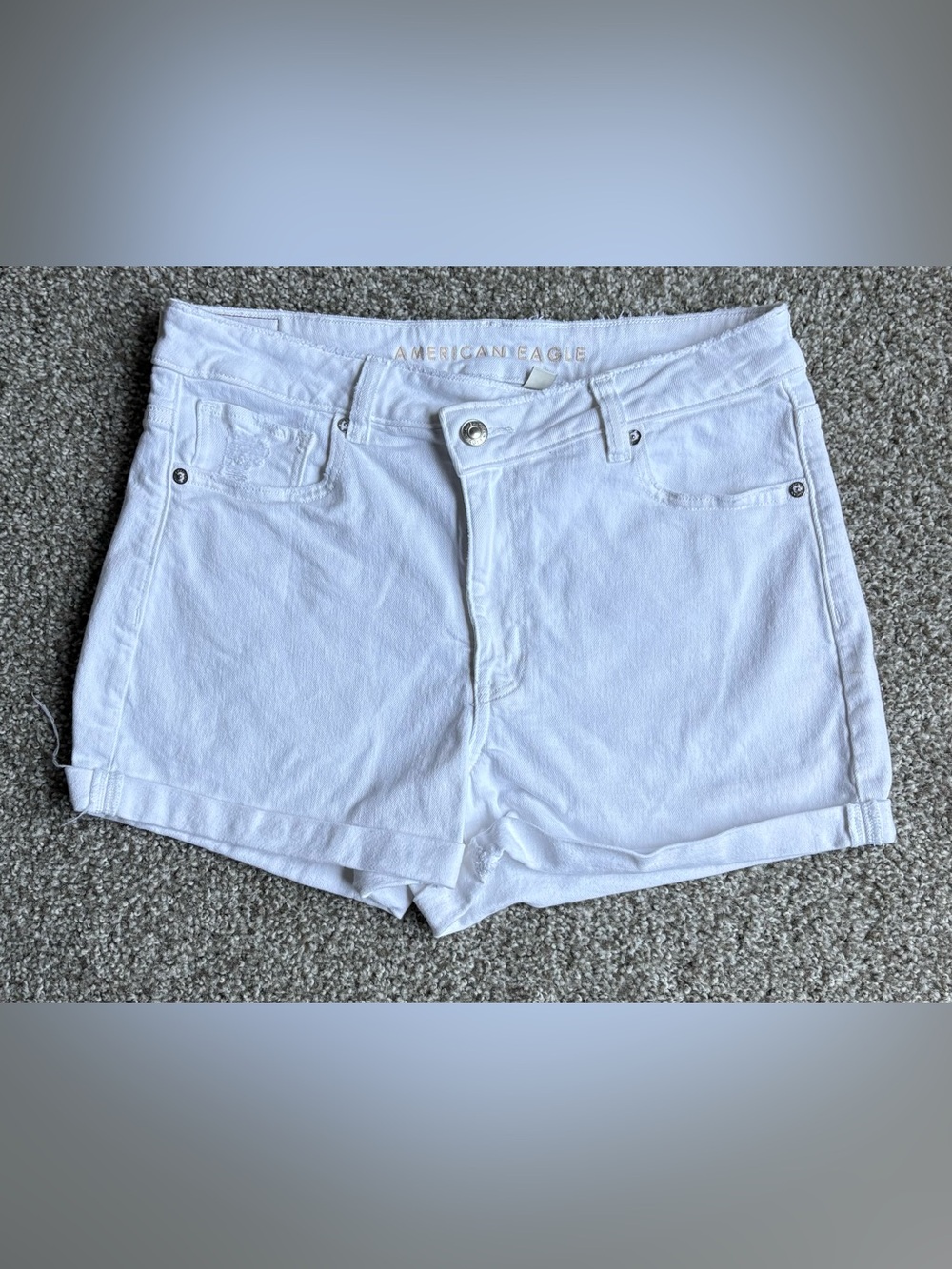 American Eagle Women's Stretch Shorts White Size 8 Mom Short